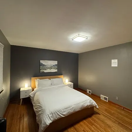 Charming Cape Cod Bungalow At Niagara Falls, Ny!